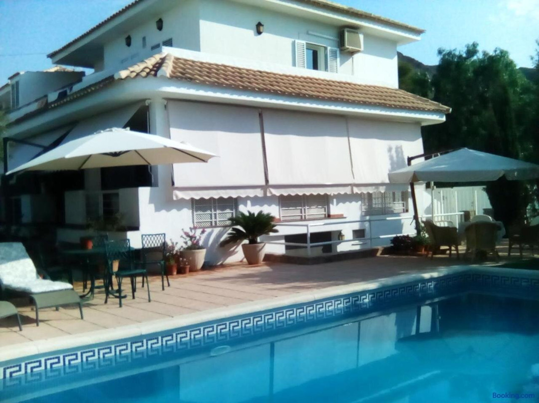 Chalet Con Dos Apartamentos