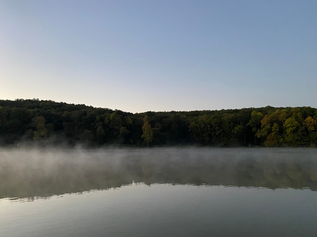 Herneacova Lake景点图片