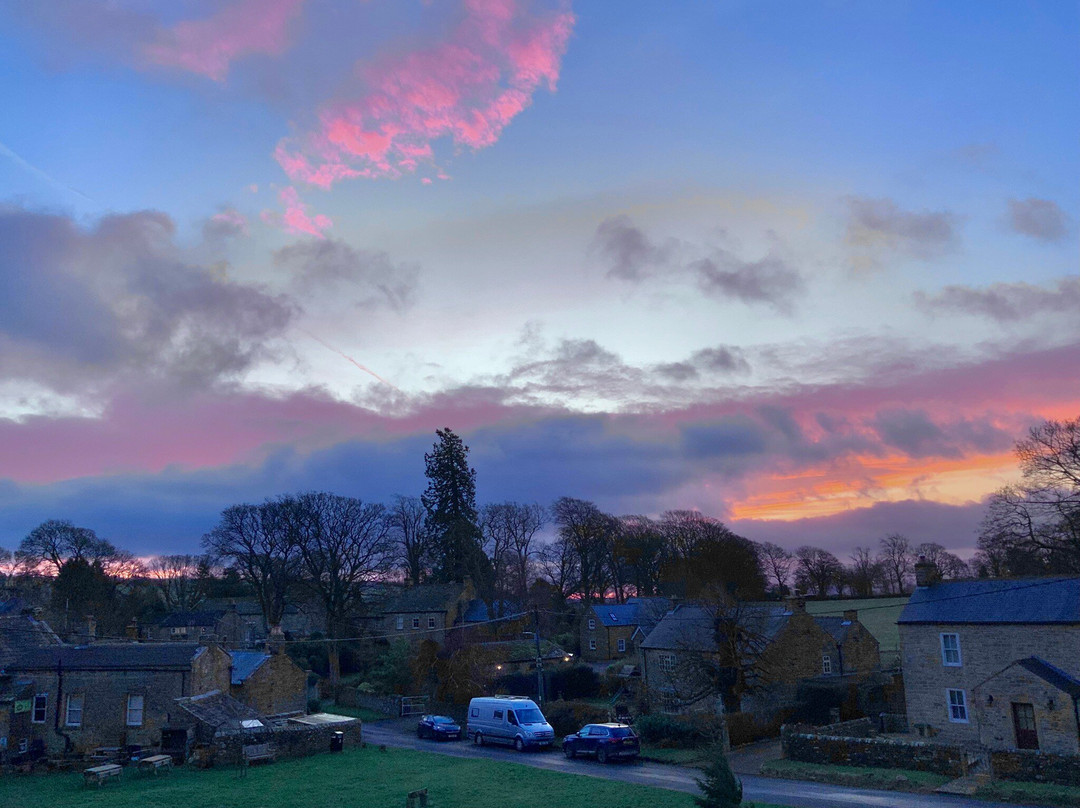 玫瑰和王冠酒店主图