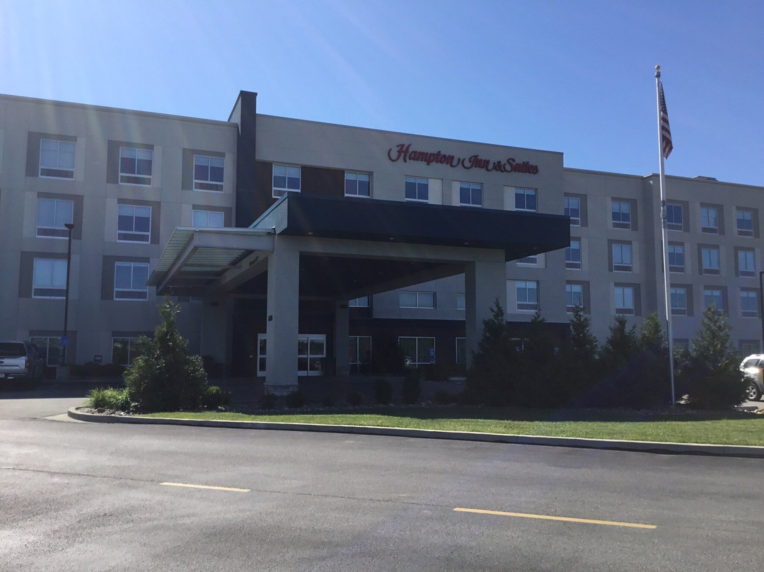 Hampton Inn & Suites St. Clairsville主图