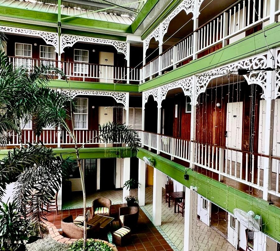 Cara Lodge Hotel主图