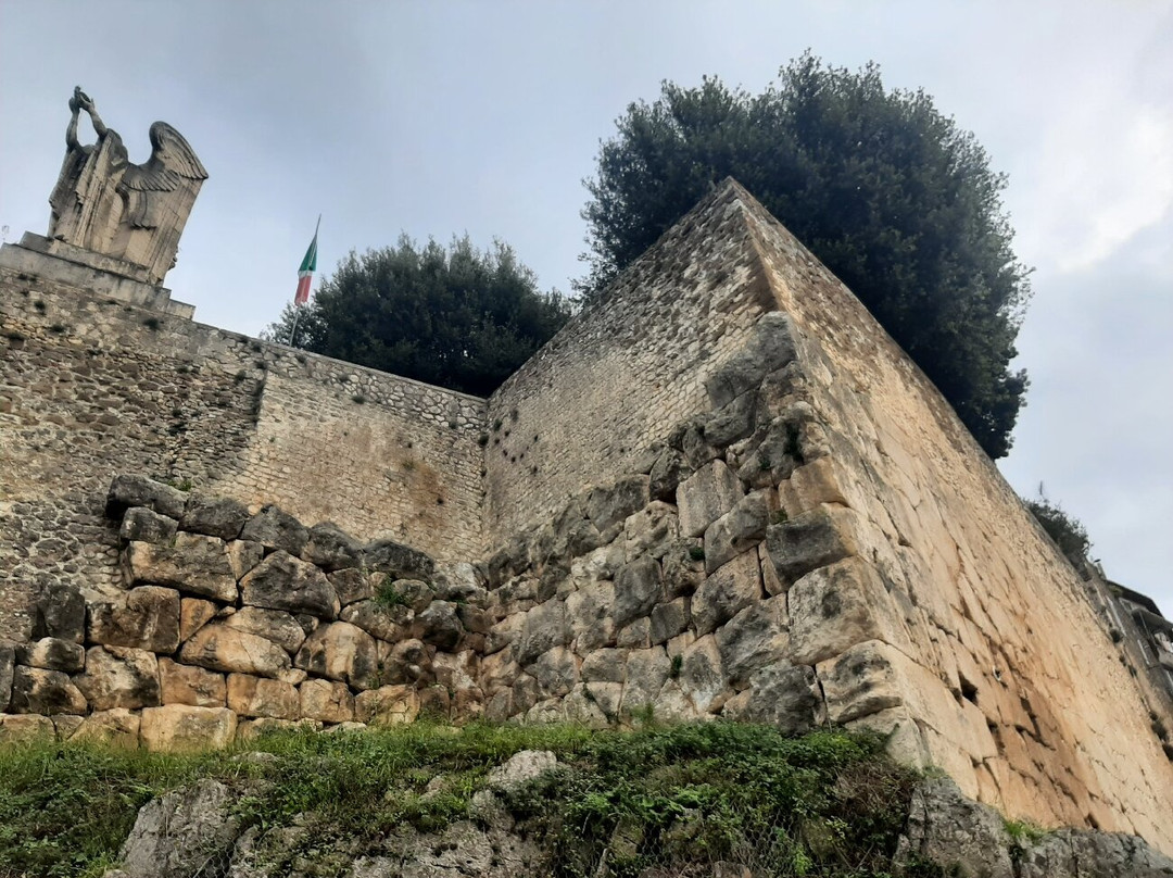 Mura Poligonali景点图片