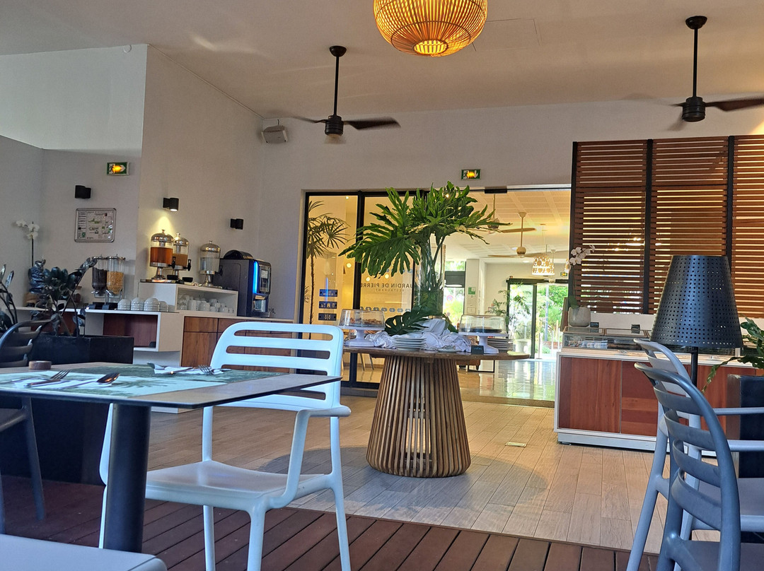 Le Saint Pierre Hotel主图