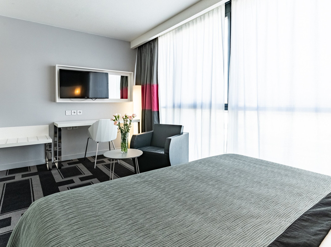 第戎托森多尔假日酒店主图