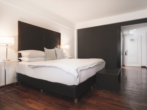 托洛萨酒店主图