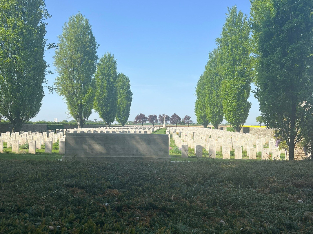 Warlincourt Halte British War Cemetery-Saulty必去景点