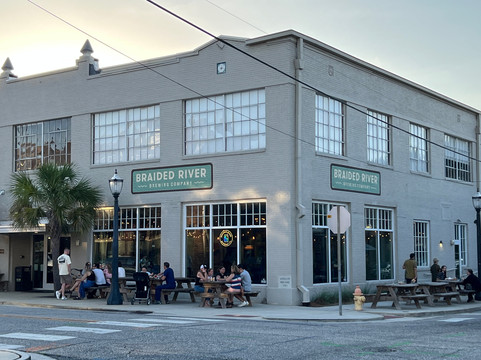 Braided River Brewery-莫比尔必去景点