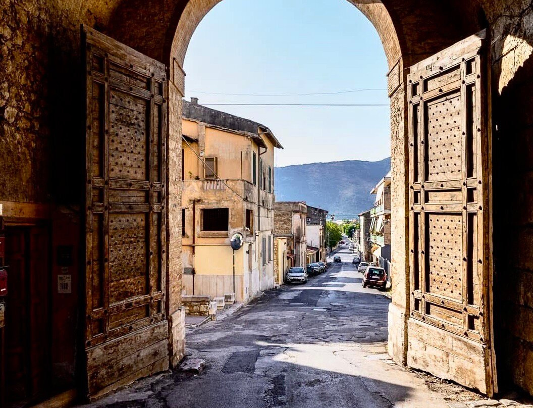 Porta Romana-特拉西那必去景点