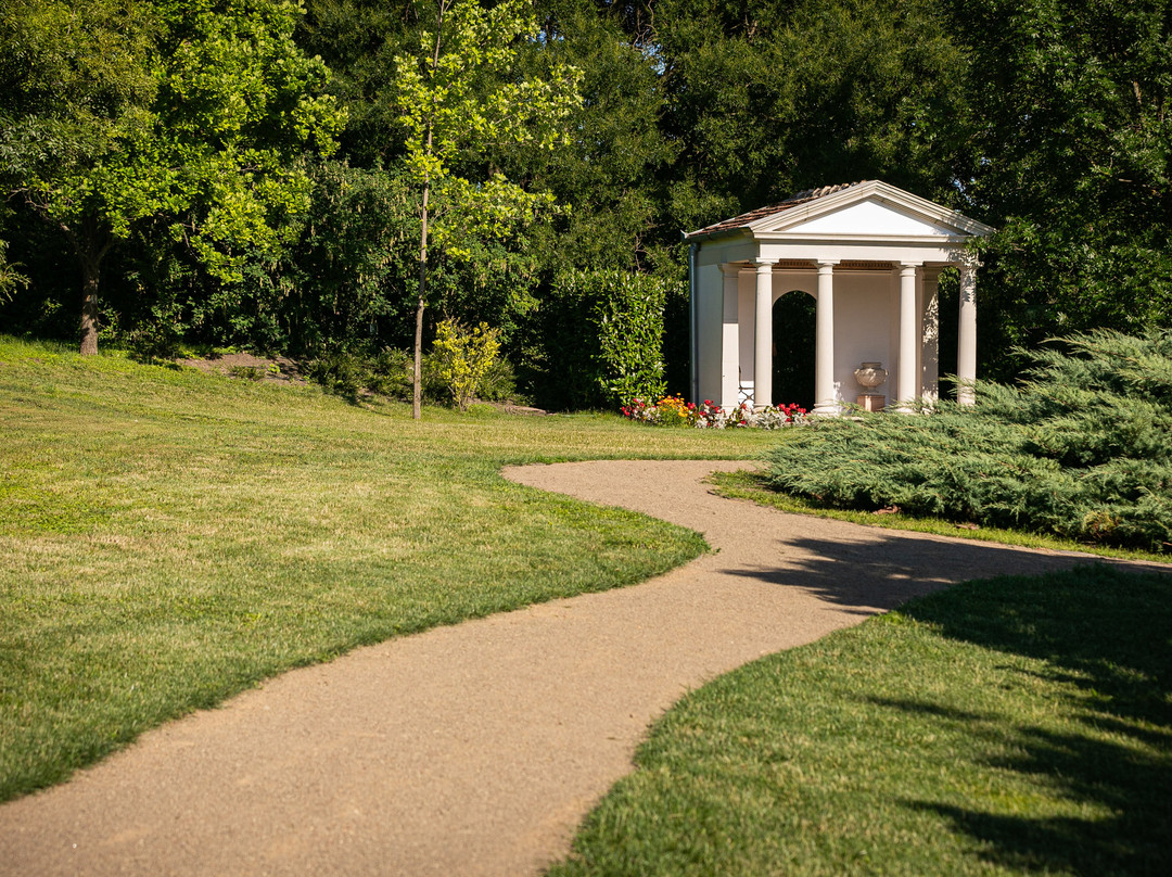 Scharioth Birtok-Nagyrede必去景点