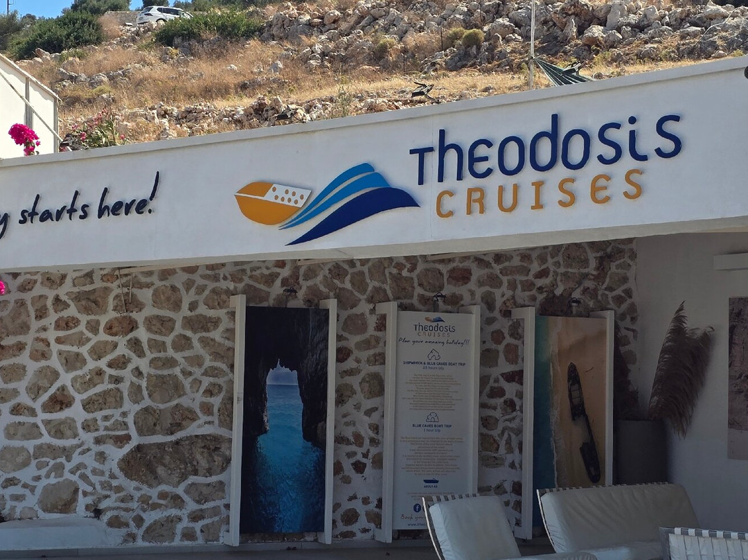 Theodosis Cruises-扎金索斯必去景点