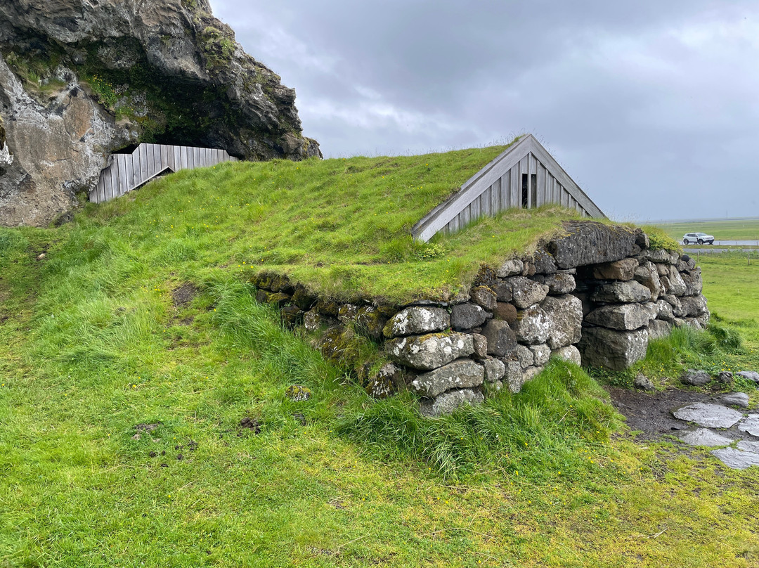 Rútshellir Cave-Skogar必去景点