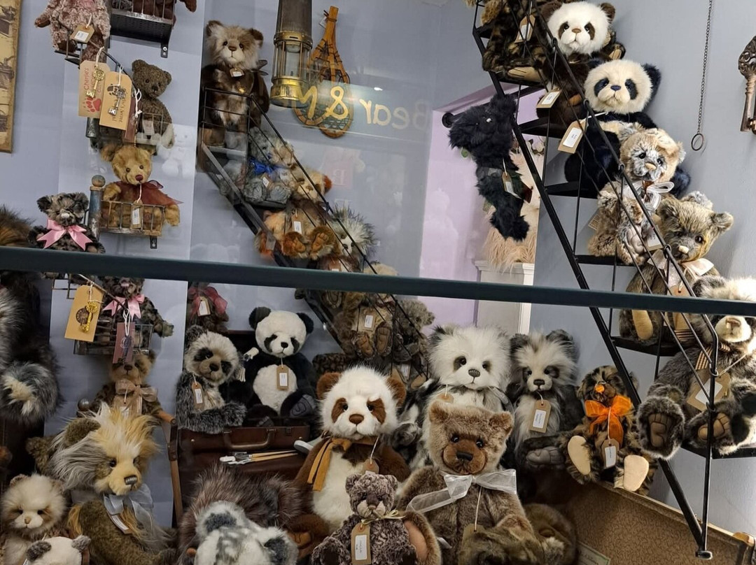 Charlie Bears Gallery & Shop-朗塞斯顿必去景点