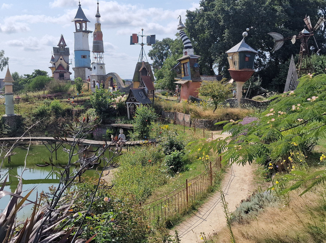 Univers du Poète Ferrailleur-Lizio必去景点