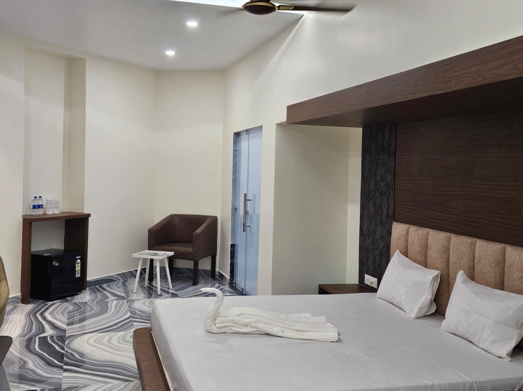 Jowar Hotel & Resort