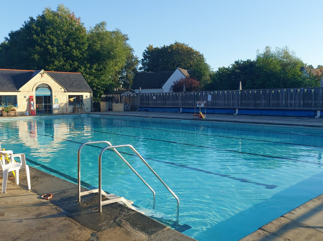 Cirencester Open Air Swimming Pool-赛伦塞斯特必去景点