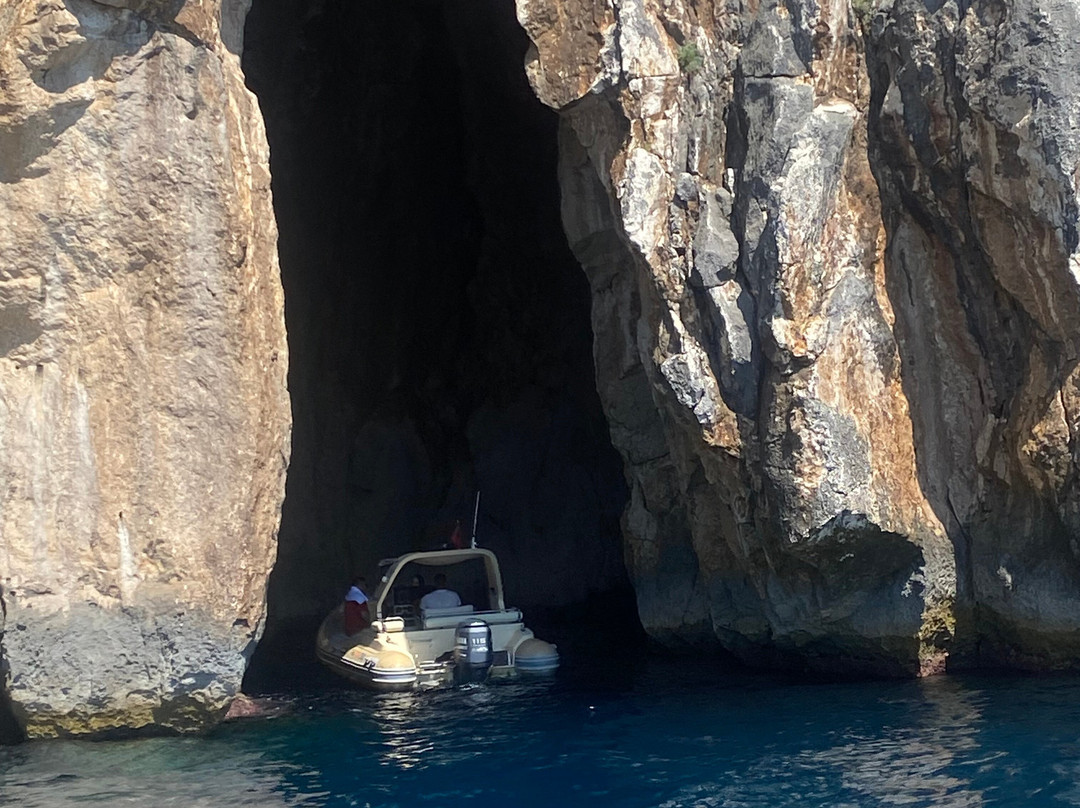 Lido Boat Tours-Himare必去景点