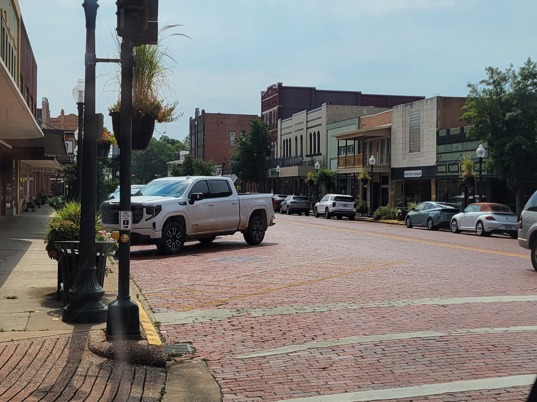 The Fredonia Hotel and Convention Center主图