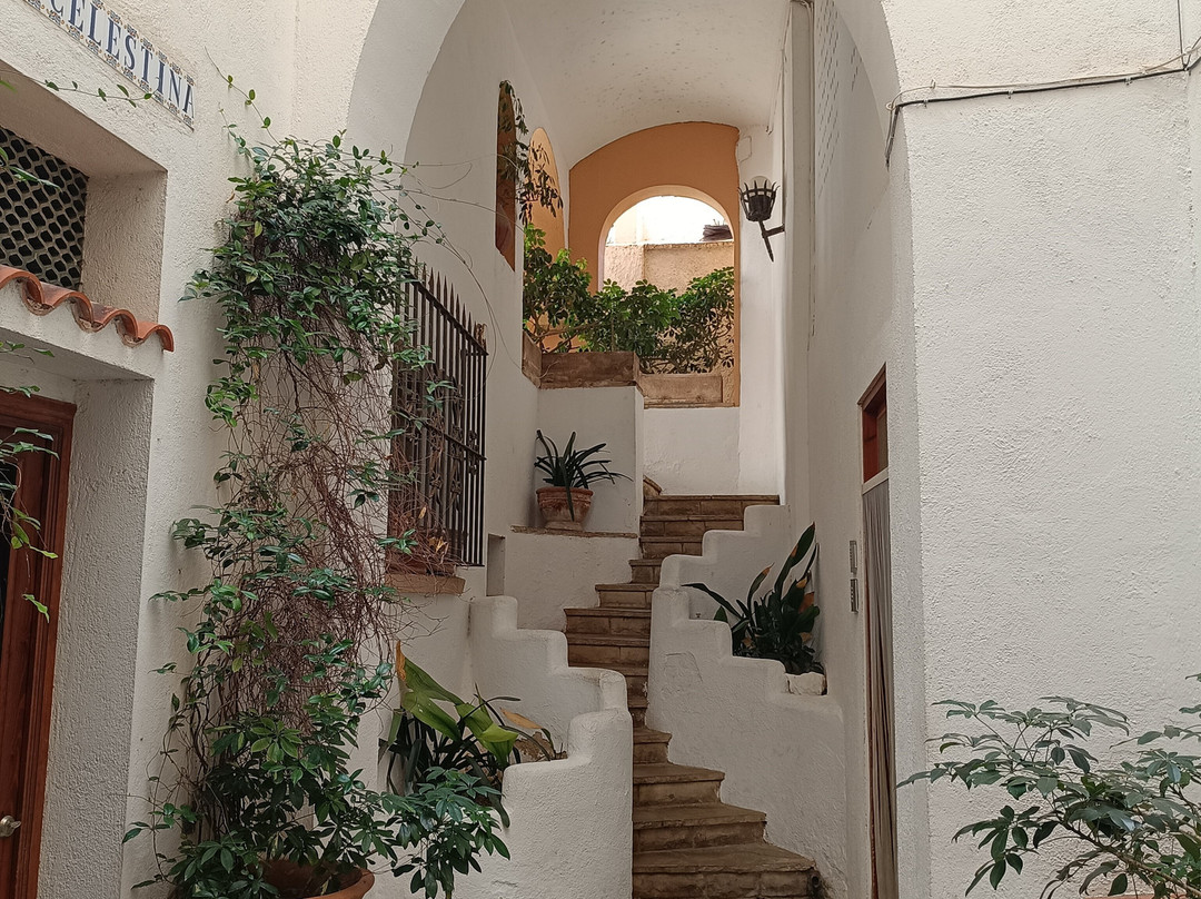 El Roc de Sant Gaieta-Roda de Bara必去景点