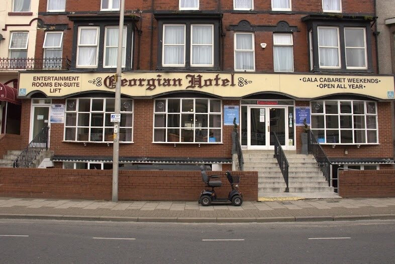 The Georgian Hollies Hotel主图