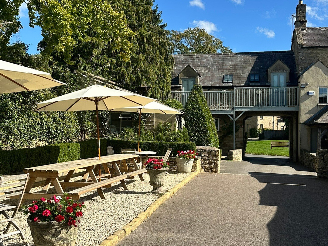 The Kingham Plough主图