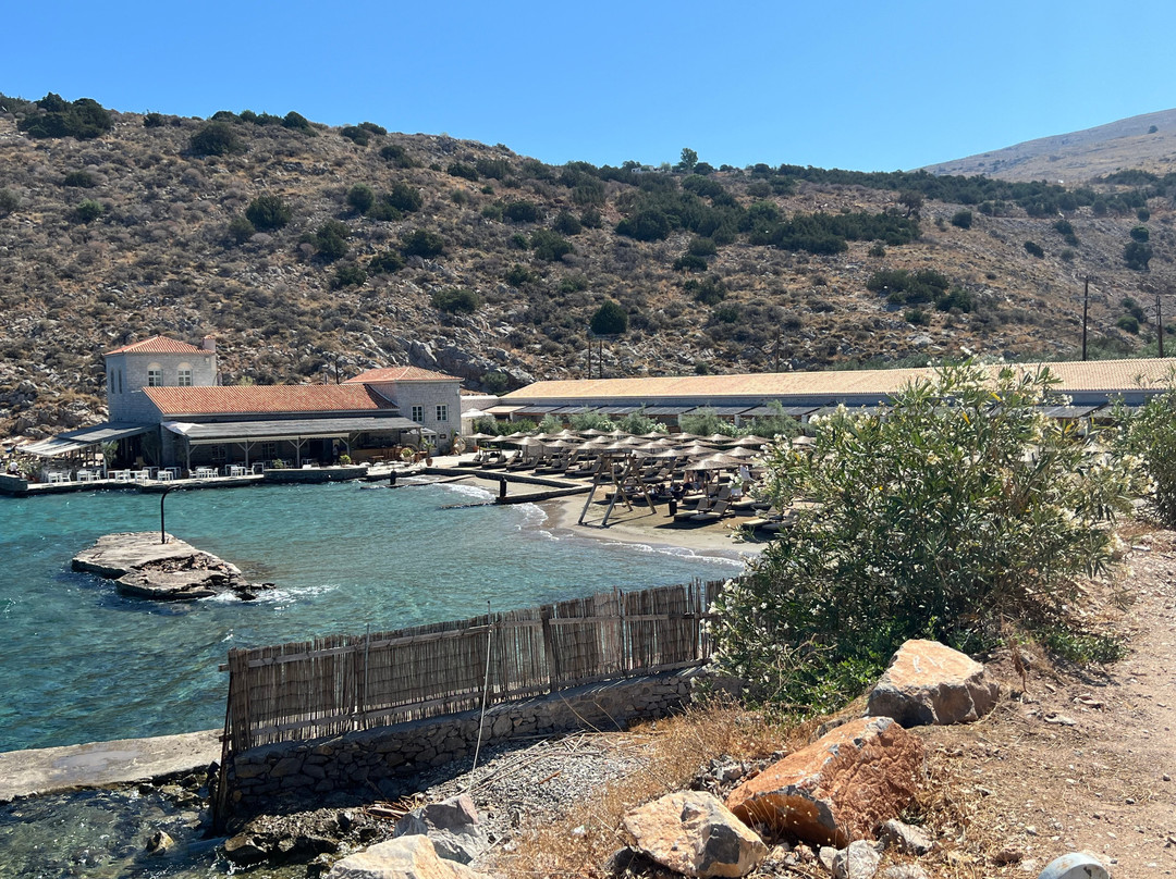 Mandraki Beach-Hydra必去景点