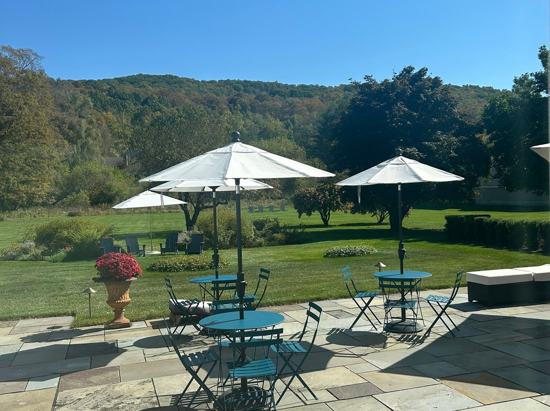 The Kent Collection | The Firefly Inn主图