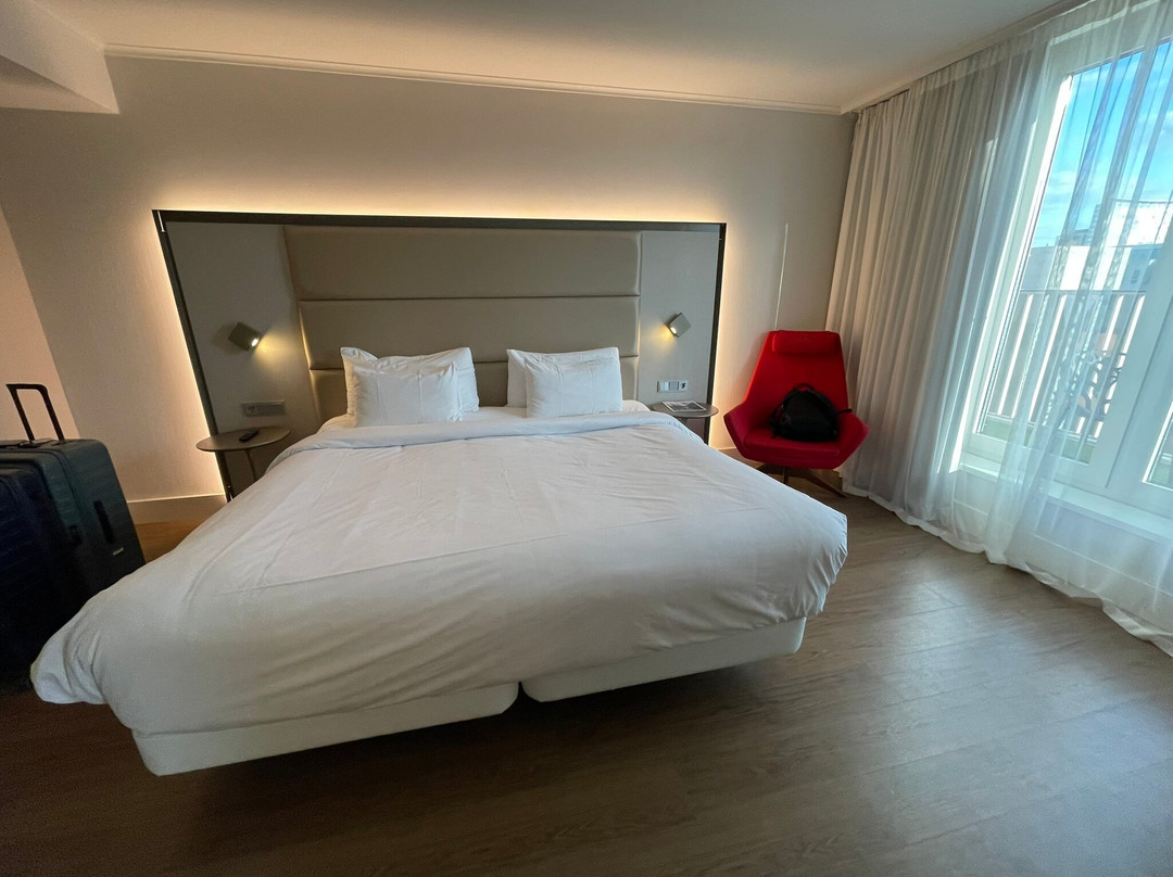 NH柏林米特酒店主图