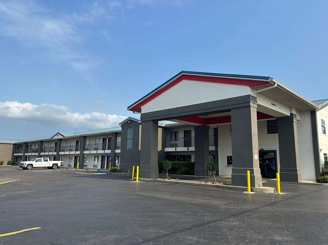 Super 8 by Wyndham Monroe