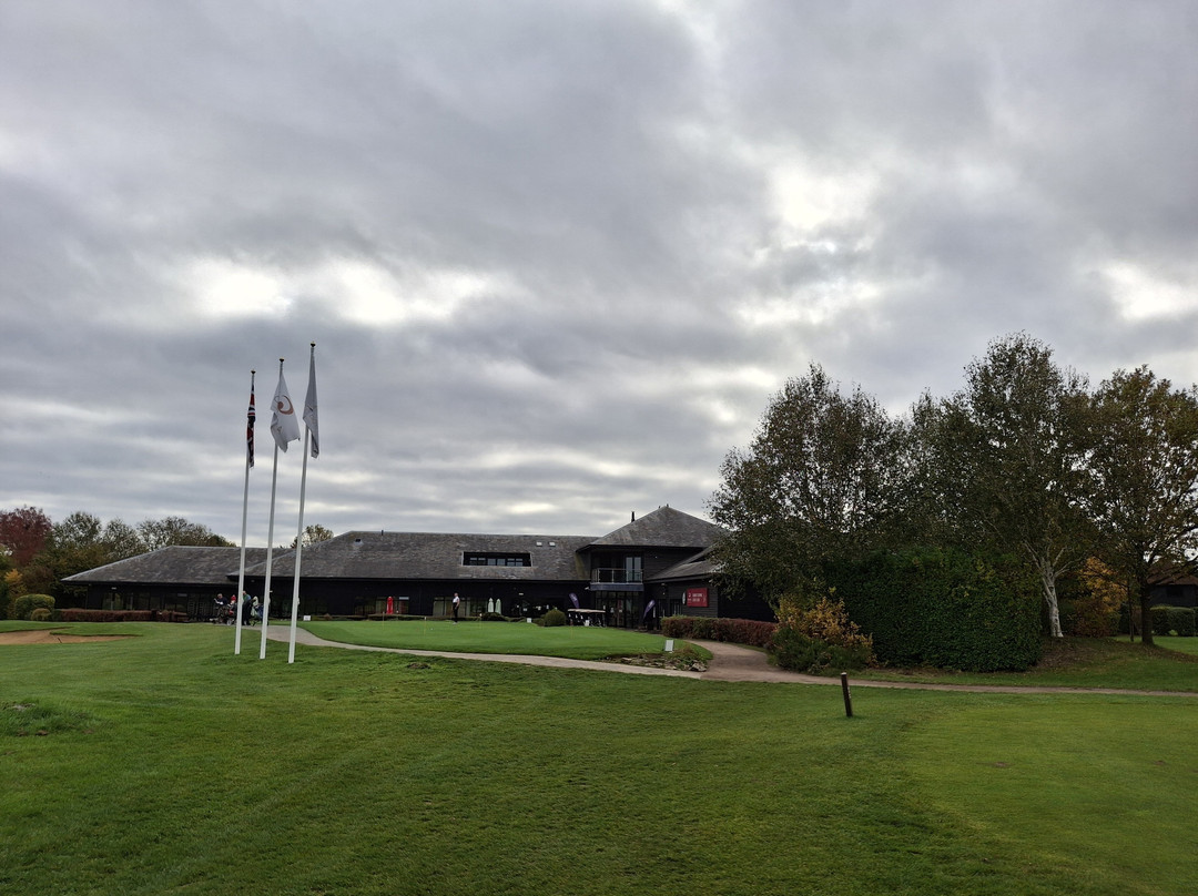 Surrey Downs Golf Club by ORIDA-Tadworth必去景点