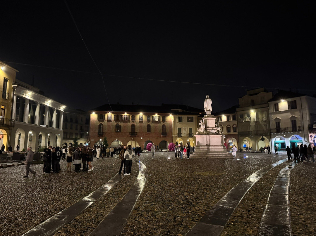 Piazza Cavour-韦尔切利必去景点