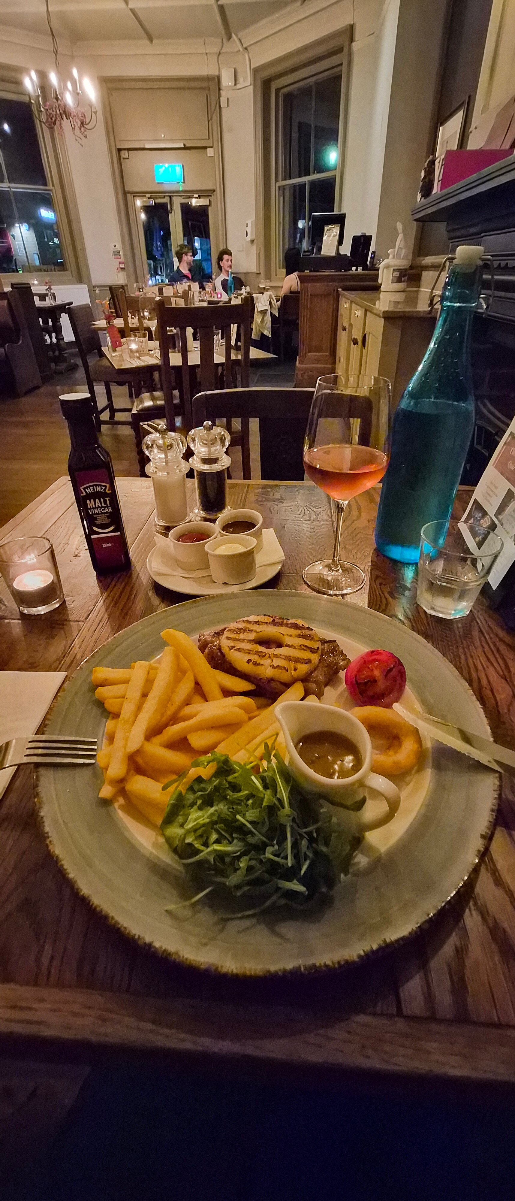 古英喷泉客栈-官方