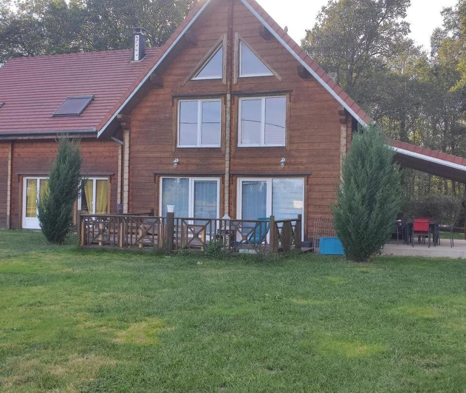 Montipouret酒店住宿-Le Chalet des 4 Saisons