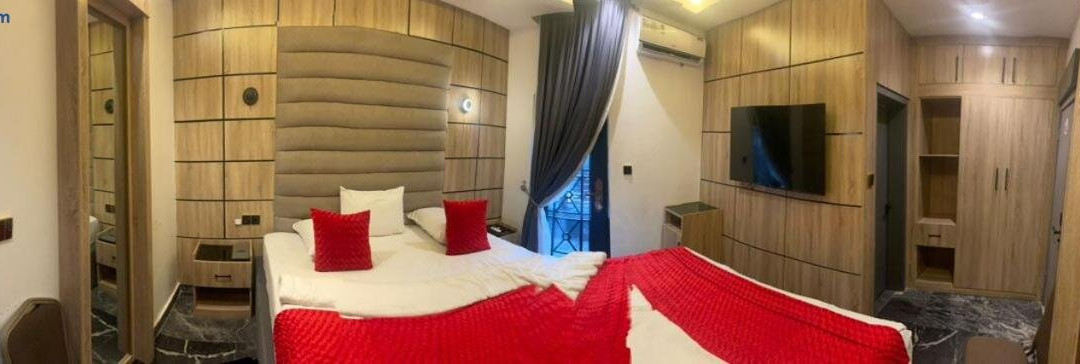 Perly Gate Residence