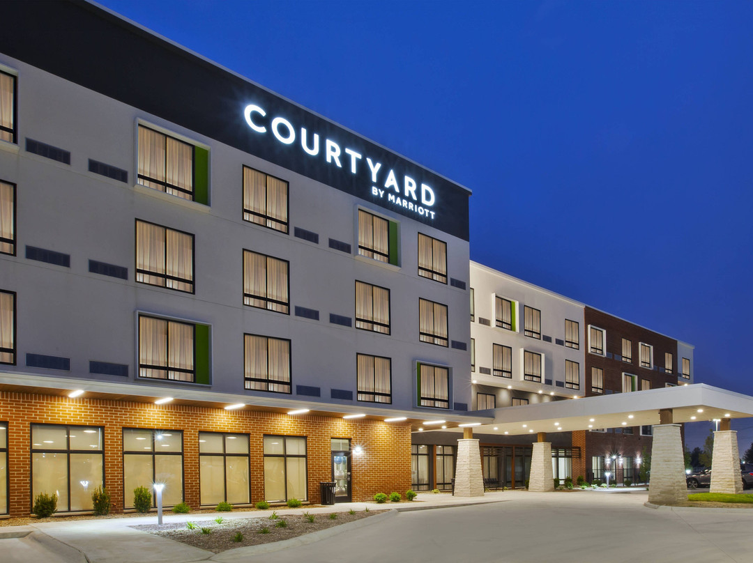 Hagar Shores酒店住宿-Courtyard by Marriott St. Joseph Benton Harbor