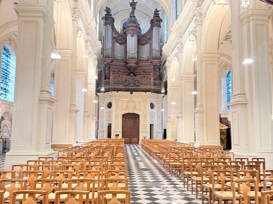 Cathedrale Notre-Dame-康布雷必去景点
