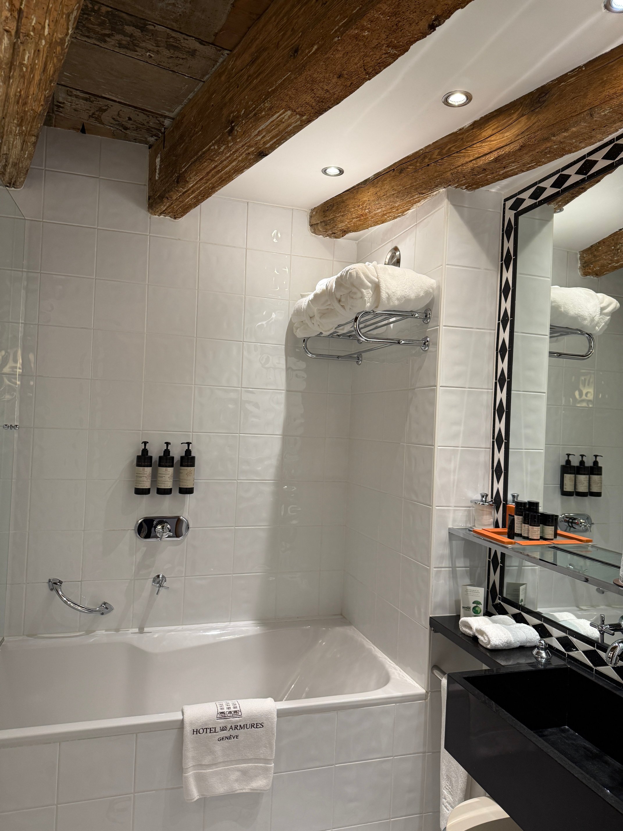 Hôtel Les Armures-浴室