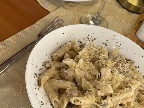 Ramada Rooftop Restaurant & Bar主图