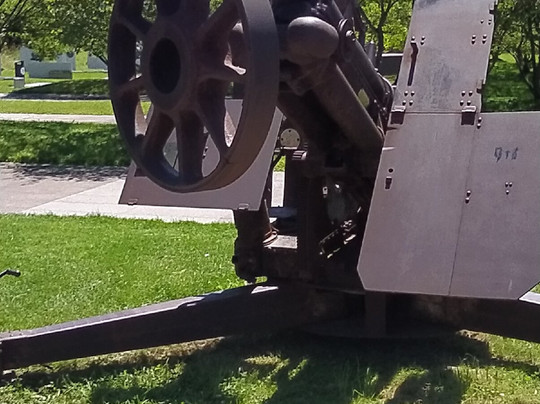 破椅子纪念碑-日内瓦必去景点