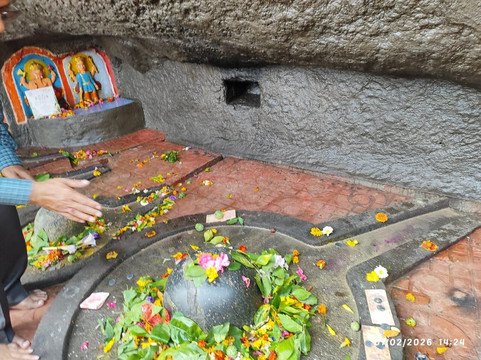 Gangeshwar Temple-弟乌必去景点