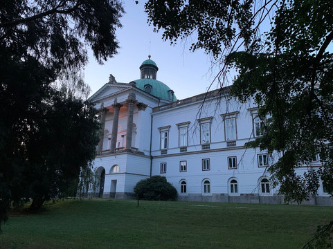 Topolcianky酒店住宿-托佩尔森基扎莫克酒店