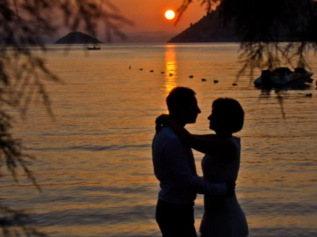 Skopelos Taxi & Tour Services - Zahos Stamoulis-Skopelos Town必去景点