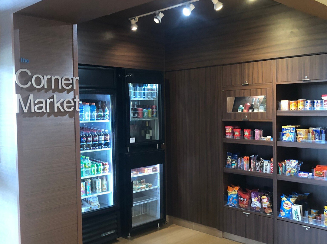 奇利科西万枫酒店及套房主图