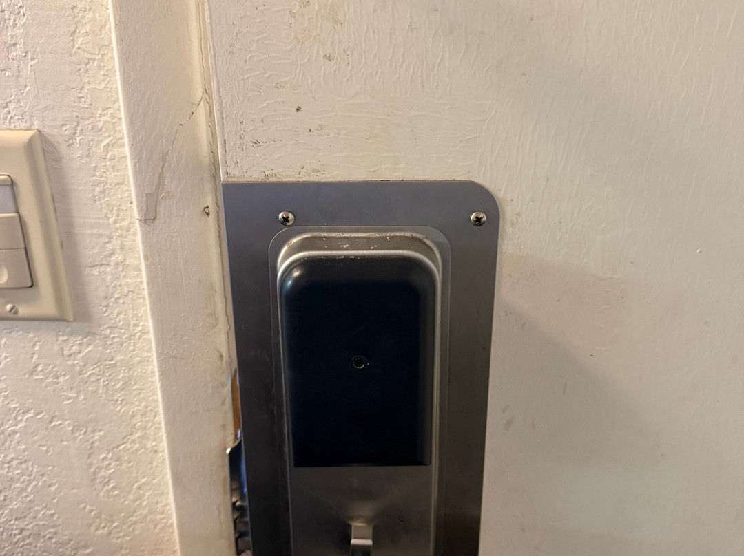 雷德布拉夫速8酒店主图