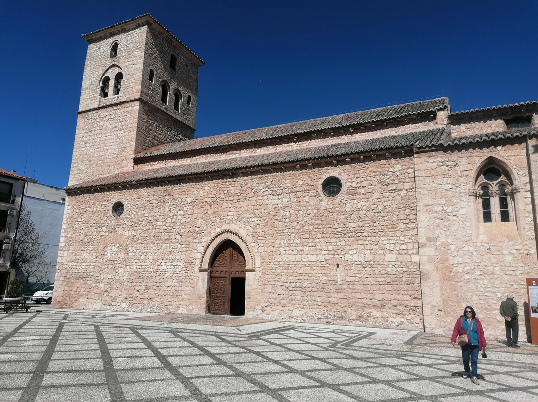 Iglesia de Santiago-雷阿尔城必去景点