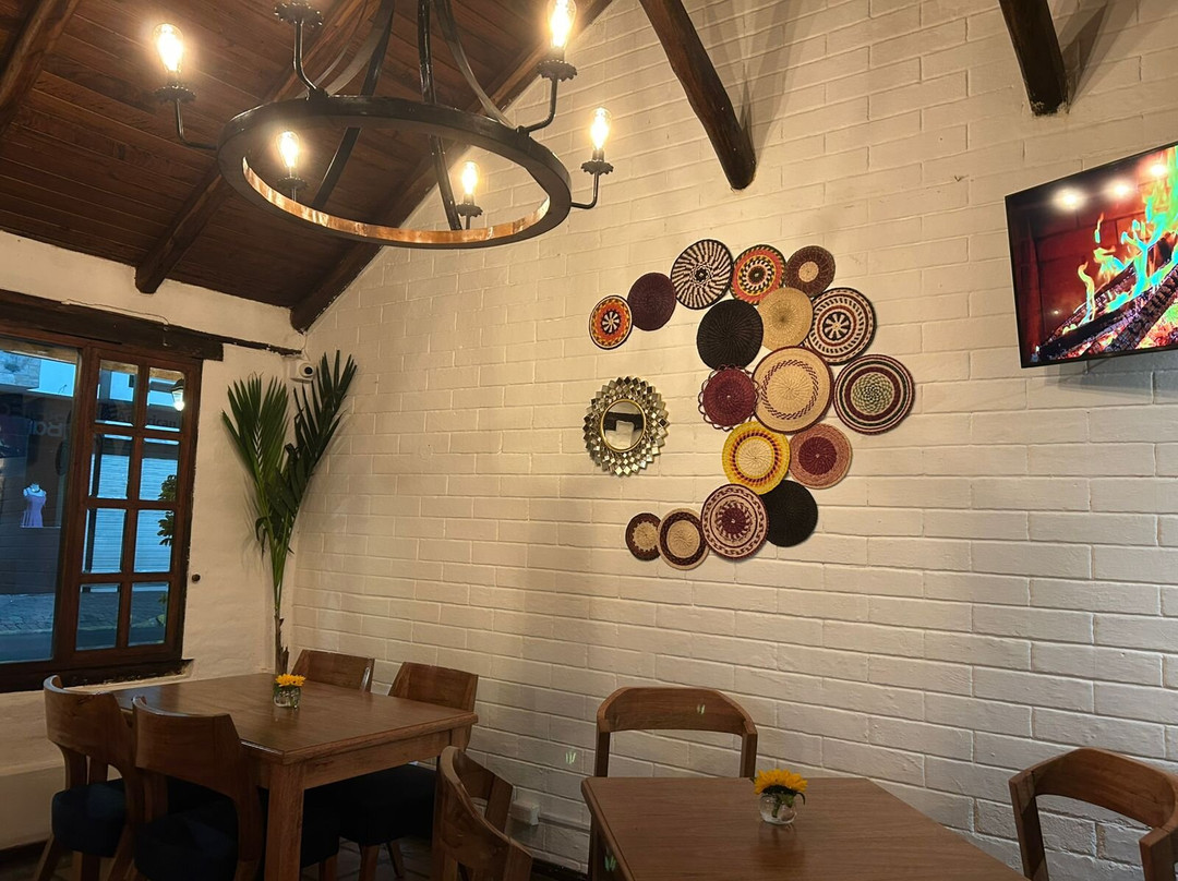 Lola Restaurant