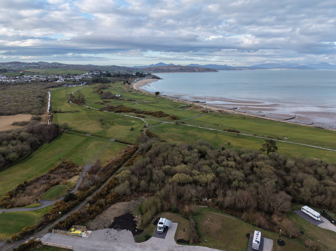 Tonnau'r Môr Caravaning and Camping