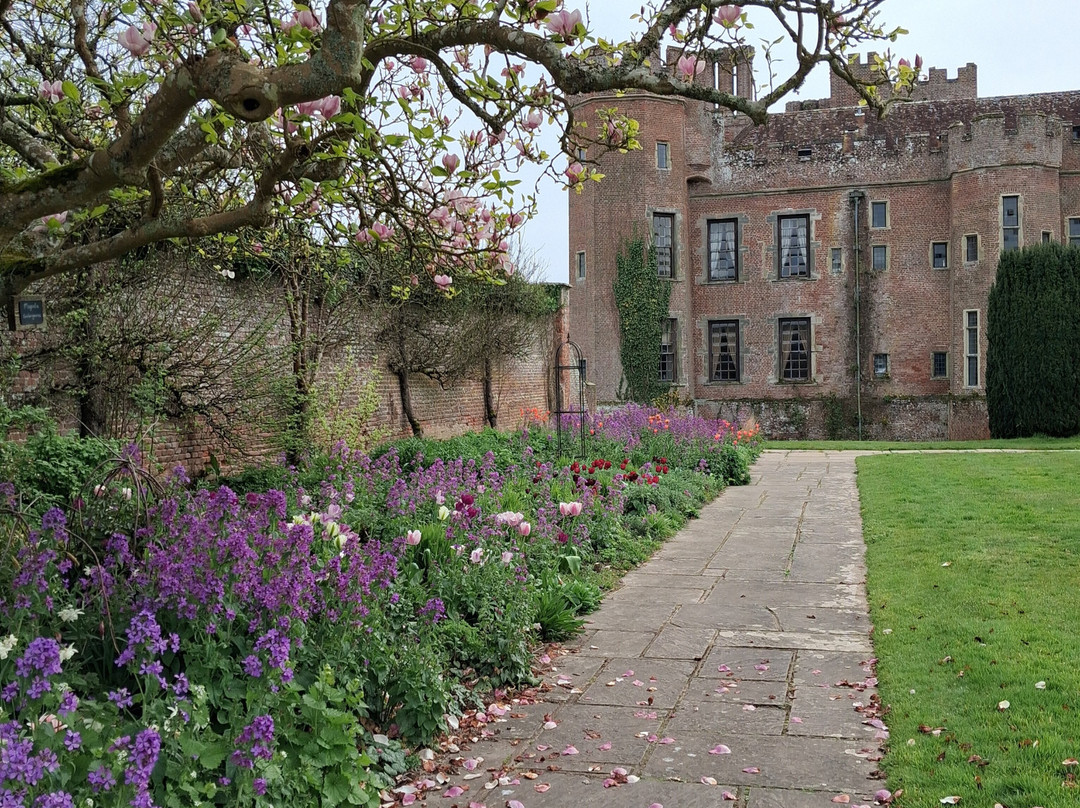 Herstmonceux Castle-Hailsham必去景点