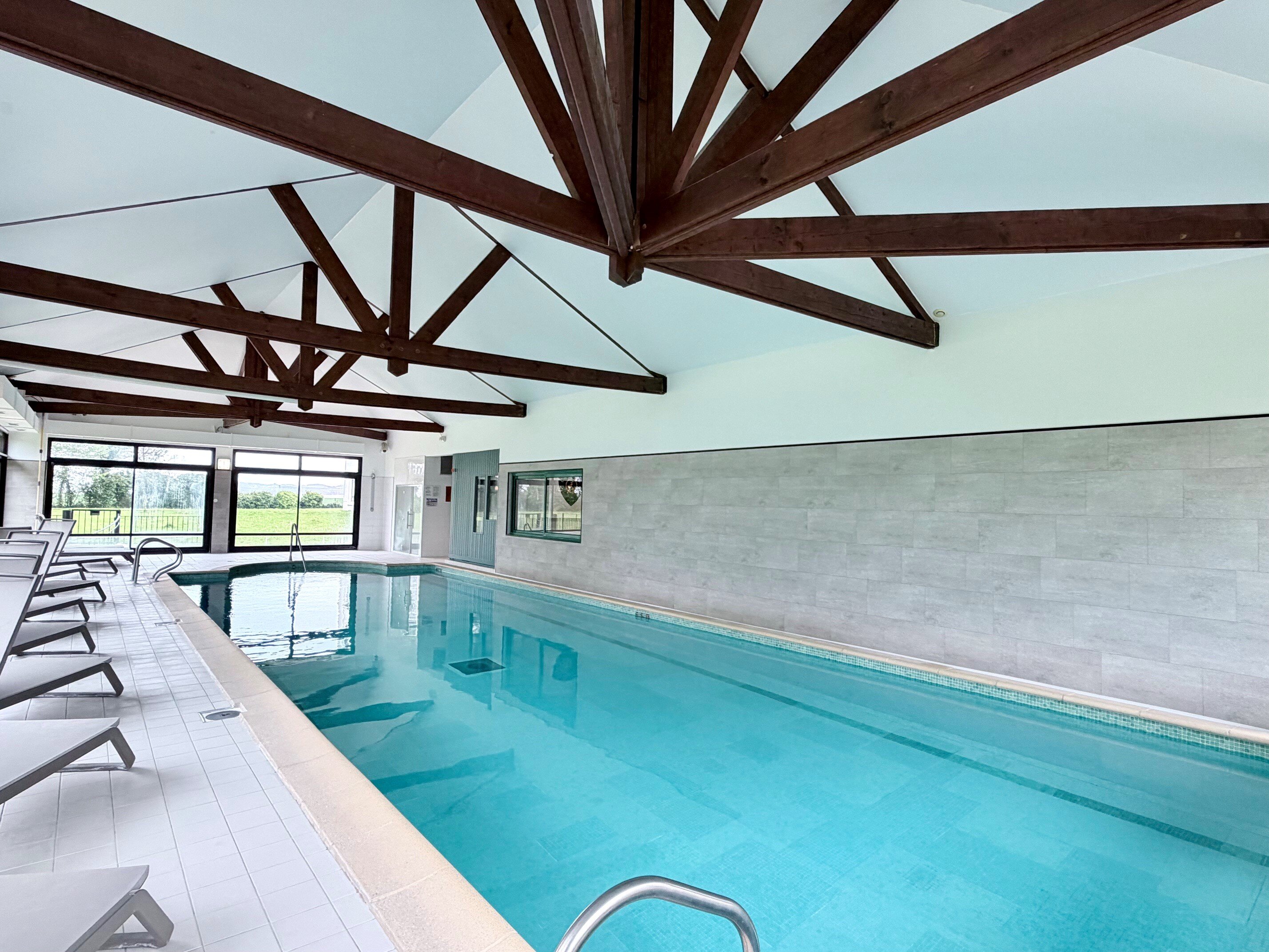 Holiday Inn 加莱 - 科凯勒-泳池