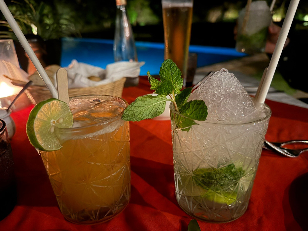 锡吉里耶水园酒店主图