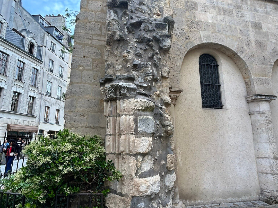 Eglise Saint-Julien et Sainte-Basilisse-Bram必去景点